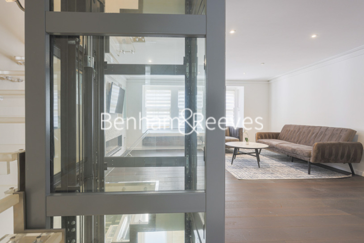 4  bedrooms house to rent in St. Catherine's Mews, Chelsea, SW3-image 21