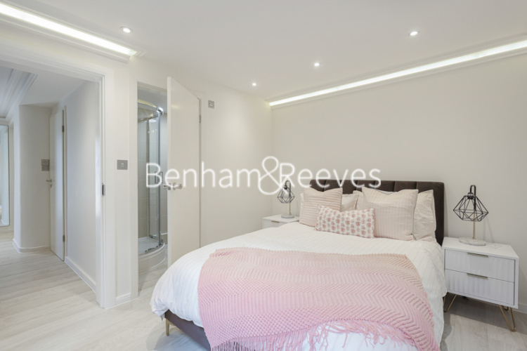 4  bedrooms house to rent in St. Catherine's Mews, Chelsea, SW3-image 23