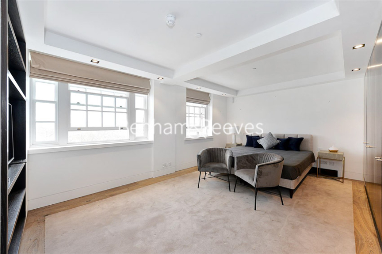 3  bedrooms house to rent in Buckingham Gate, Westminster SW1E-image 9