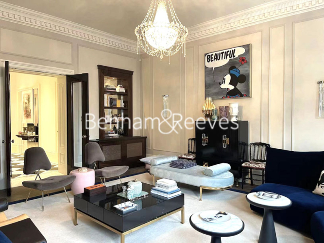 4  bedrooms flat to rent in Pont Street, Knightsbridge, SW1X-image 1