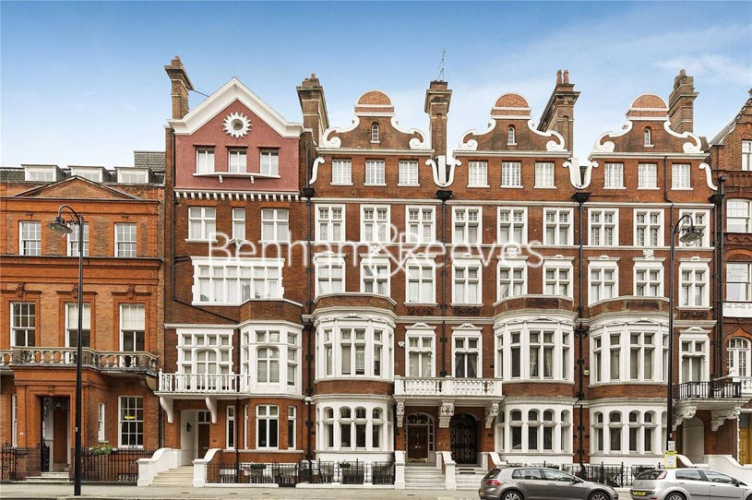 4  bedrooms flat to rent in Pont Street, Knightsbridge, SW1X-image 6
