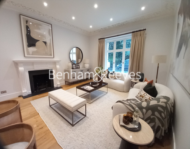 3  bedrooms flat to rent in Onslow Square, South Kensington, SW7-image 1