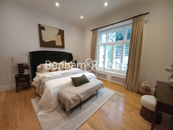 3  bedrooms flat to rent in Onslow Square, South Kensington, SW7-image 3