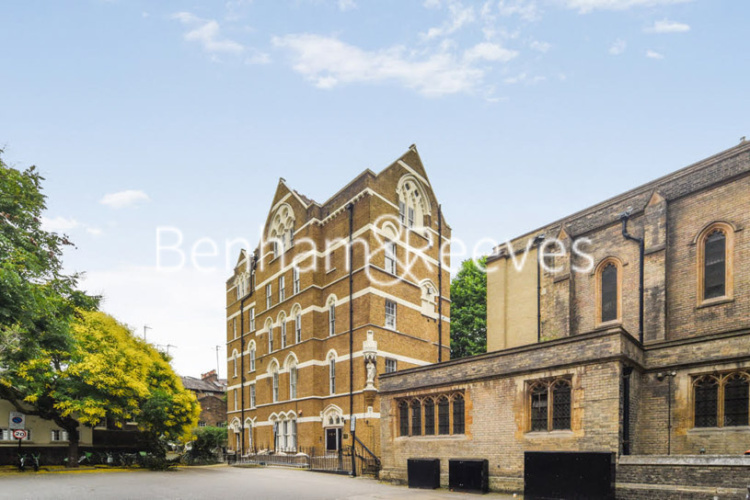 3  bedrooms flat to rent in Wilton Place, Knightsbridge, SW1X-image 11