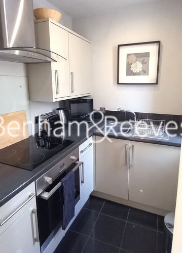 Studio flat to rent in Chelsea Cloisters, Sloane Avenue, SW3-image 2