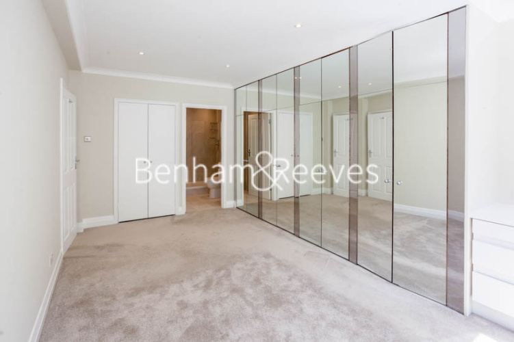 3  bedrooms flat to rent in Princes Gate Mews, South Kensington, SW7-image 10