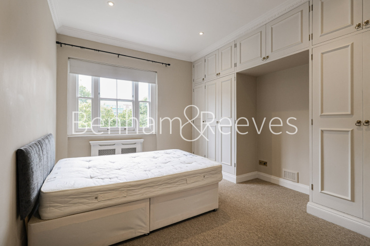 3  bedrooms flat to rent in St. George's Square, Pimlico, SW1V-image 5
