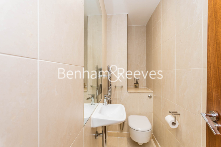2 bedrooms flat to rent in Hans Crescent, Knightsbridge, SW1X-image 5