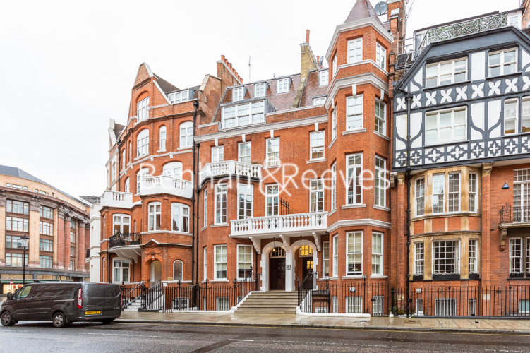 2 bedrooms flat to rent in Hans Crescent, Knightsbridge, SW1X-image 10