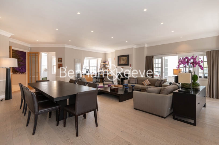 3  bedrooms flat to rent in The Manor, Davies Street, Mayfair, W1-image 15
