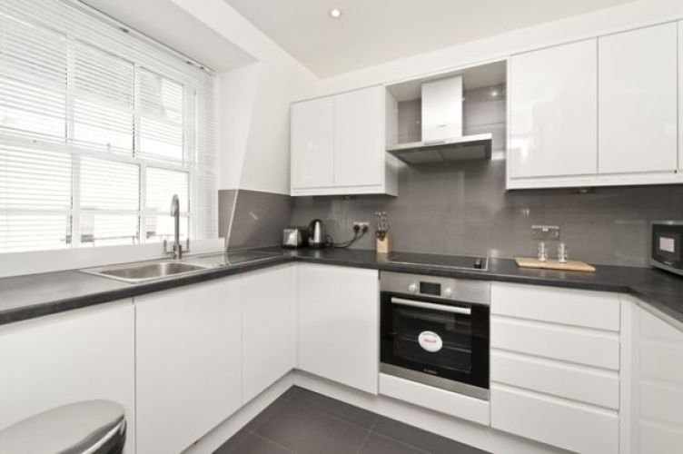 2  bedrooms flat to rent in Farm Street, W1-image 4