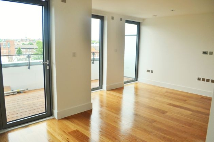 1  bedroom flat to rent in Portobello Square, Notting Hill Gate, W10-image 2