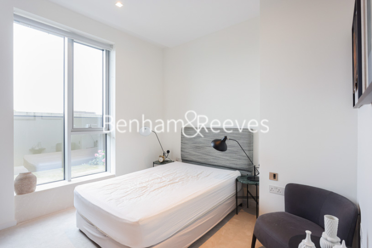 3 bedrooms flat to rent in Lillie Square, Earls Court, SW6-image 8
