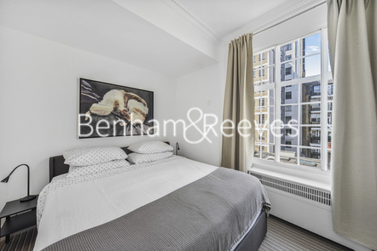 1  bedroom flat to rent in Hallam Street, Marylebone, W1W-image 4