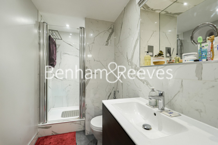 3  bedrooms flat to rent in Cambridge Square, Hyde Park,  W2-image 4