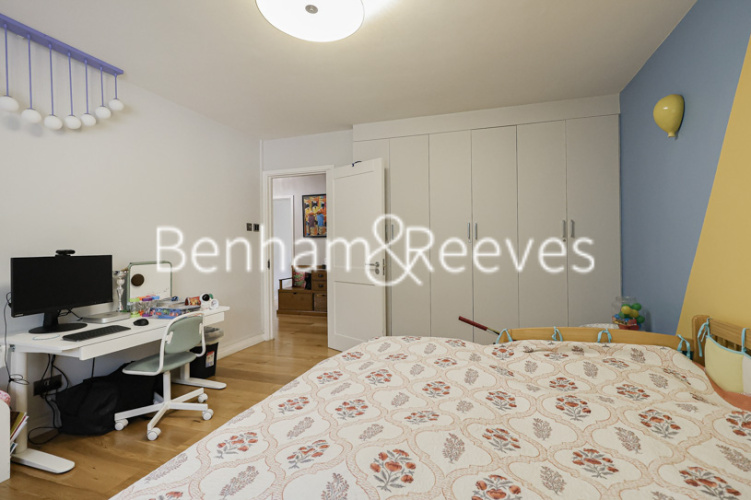 3  bedrooms flat to rent in Cambridge Square, Hyde Park,  W2-image 10