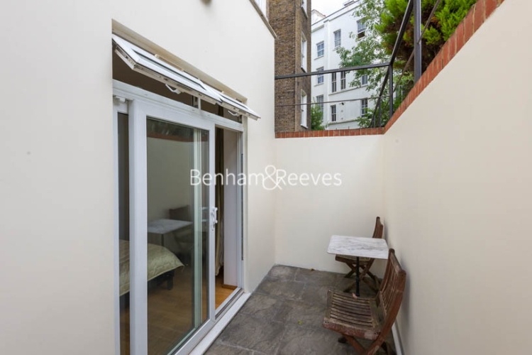 Studio flat to rent in St Stephens Gardens, Notting Hill Gate, W2-image 5