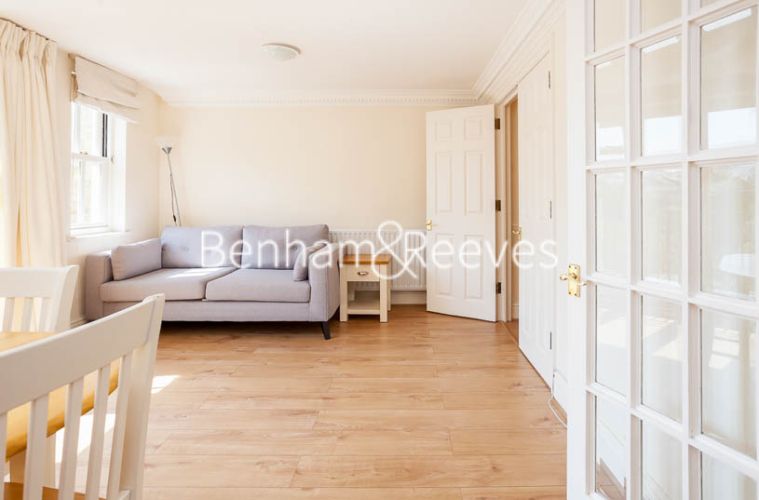 2 bedrooms flat to rent in South End Row, Kensington, W8-image 1