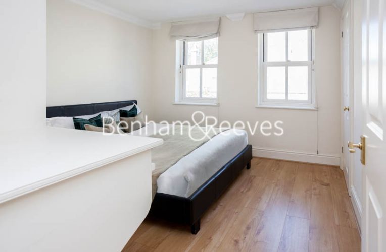 2 bedrooms flat to rent in South End Row, Kensington, W8-image 8