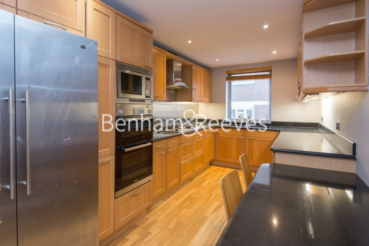 4  bedrooms flat to rent in Hyde Park Gate, Kensington, SW7-image 9