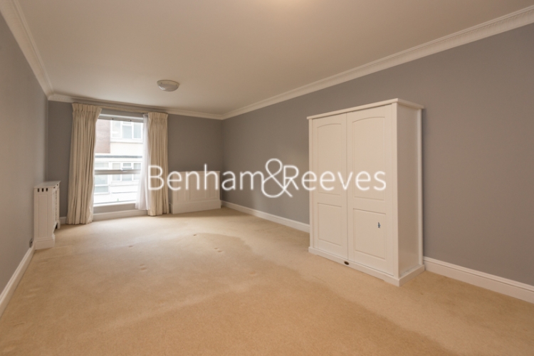 4  bedrooms flat to rent in Hyde Park Gate, Kensington, SW7-image 10