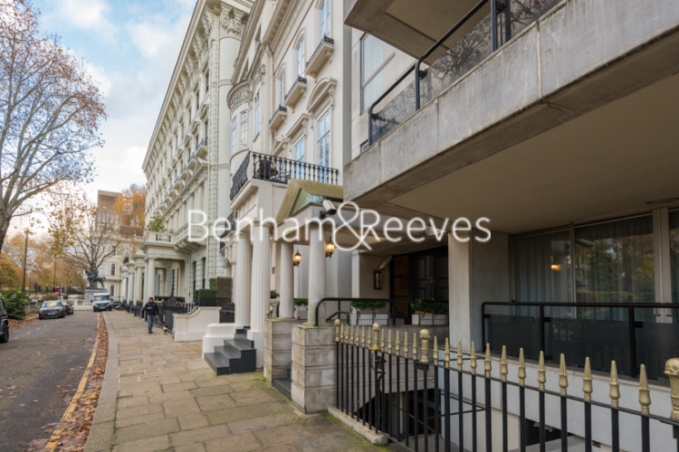 4  bedrooms flat to rent in Hyde Park Gate, Kensington, SW7-image 13