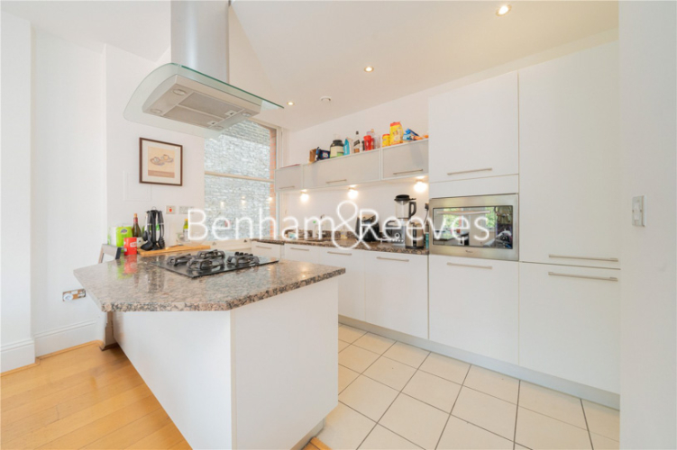 3 bedrooms flat to rent in Nevern Square, Kensington, SW5-image 2