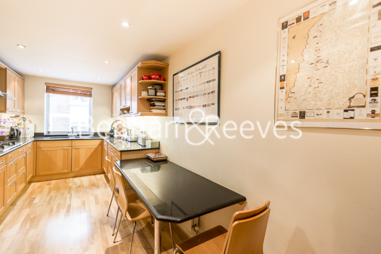 4  bedrooms flat to rent in Hyde Park Gate, Hyde Park, SW7-image 2