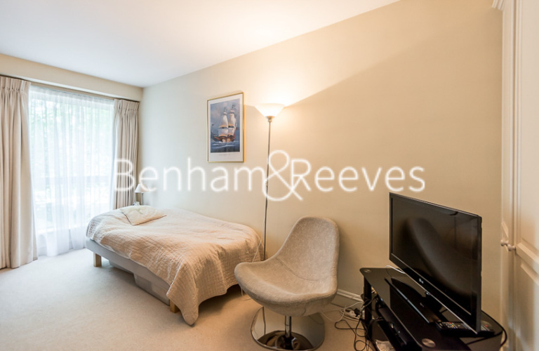 4  bedrooms flat to rent in Hyde Park Gate, Hyde Park, SW7-image 10