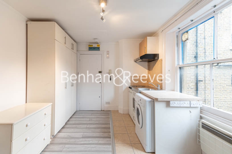 Studio flat to rent in Cheniston Gardens, Kensington, W8-image 1