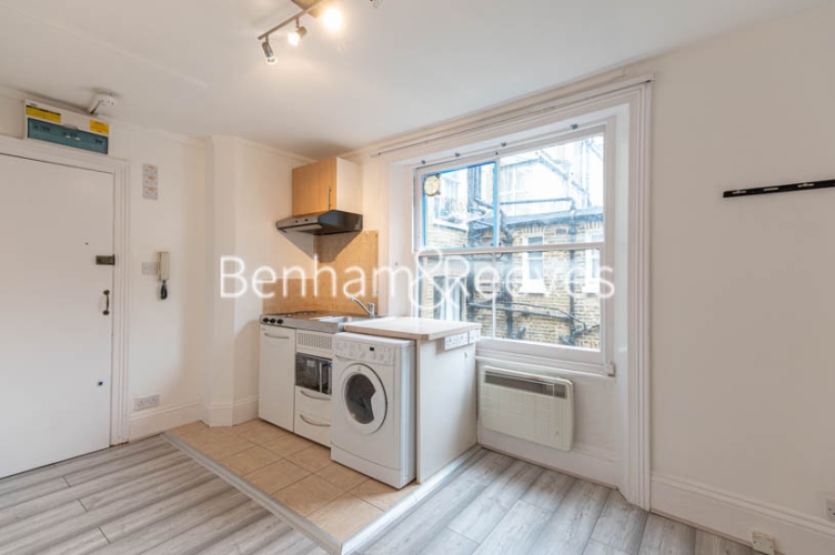 Studio flat to rent in Cheniston Gardens, Kensington, W8-image 5