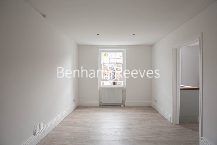 Studio flat to rent in Cheniston Gardens, Kensington, W8-image 9