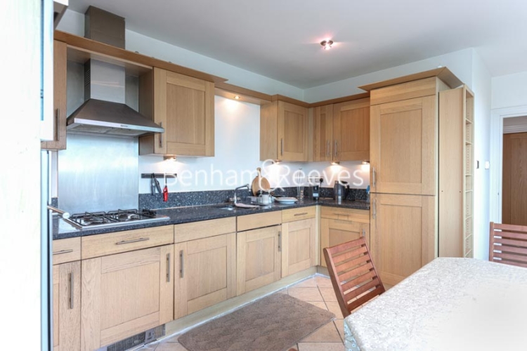 3 bedrooms flat to rent in Beckford Close, Kensington, W14-image 2