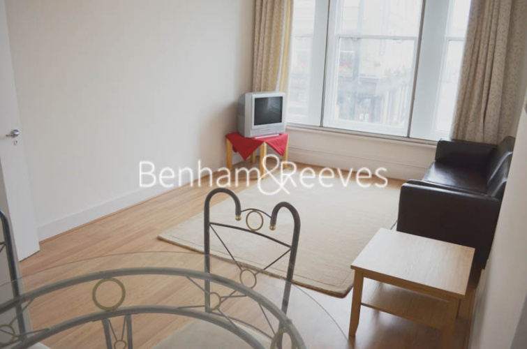 1  bedroom flat to rent in Earls Court Road, Kensington, SW5-image 1