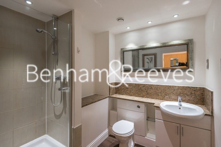 3  bedrooms flat to rent in Nevern Square, Earl's Court, SW5-image 9