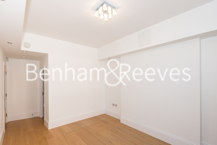 3  bedrooms flat to rent in Nevern Square, Earl's Court, SW5-image 13