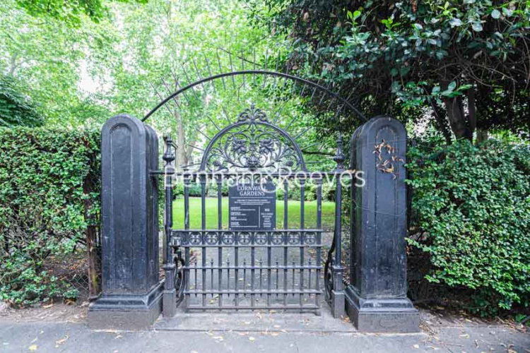 2  bedrooms flat to rent in Cornwall Gardens, Kensington, SW7-image 11