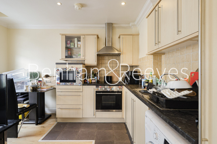 1  bedroom flat to rent in Earls Court Road, Earls Court, SW5-image 2