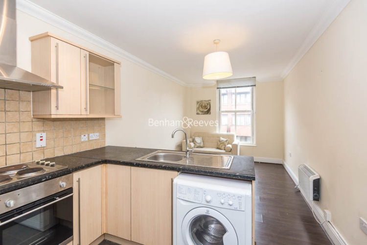 2  bedrooms flat to rent in Earl's Court Road, Earl's Court, SW5-image 2