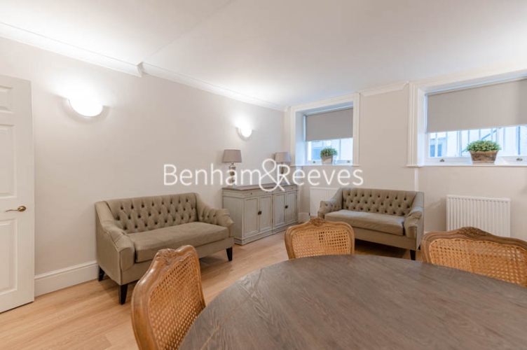 1 bedroom flat to rent in Kensington Square, Kensington, W8-image 1