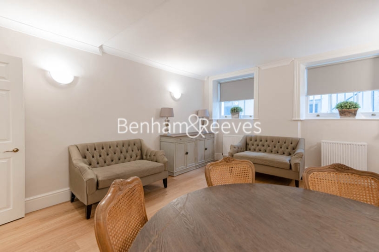 1  bedroom flat to rent in Kensington Square, Kensington, W8-image 1