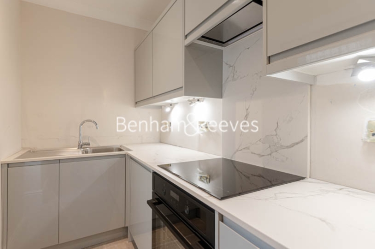 1 bedroom flat to rent in Kensington Square, Kensington, W8-image 2