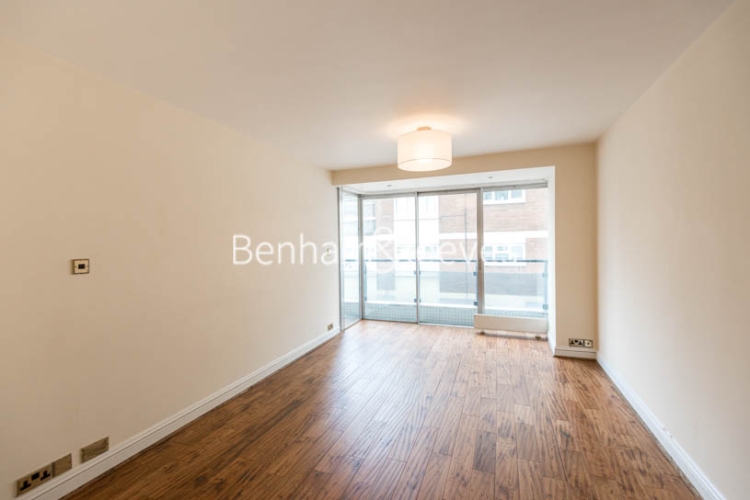 4 bedrooms flat to rent in Hyde Park Gate, Kensington, SW7-image 11