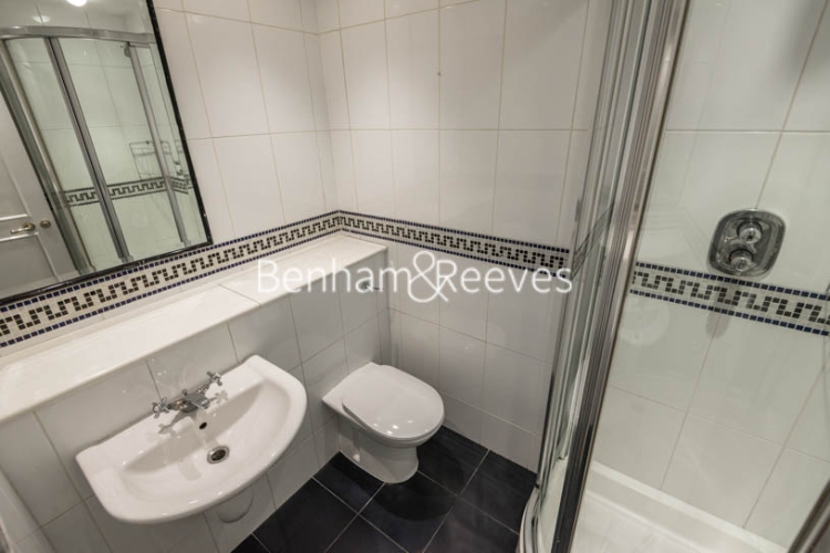 4 bedrooms flat to rent in Hyde Park Gate, Kensington, SW7-image 12