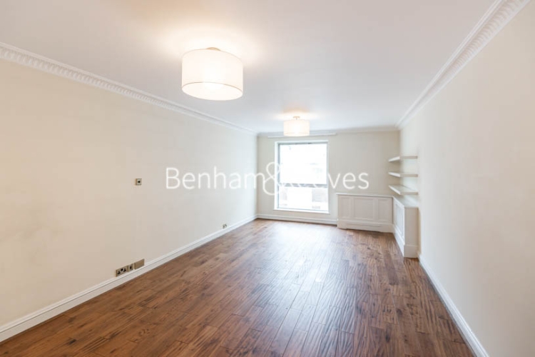 4 bedrooms flat to rent in Hyde Park Gate, Kensington, SW7-image 13