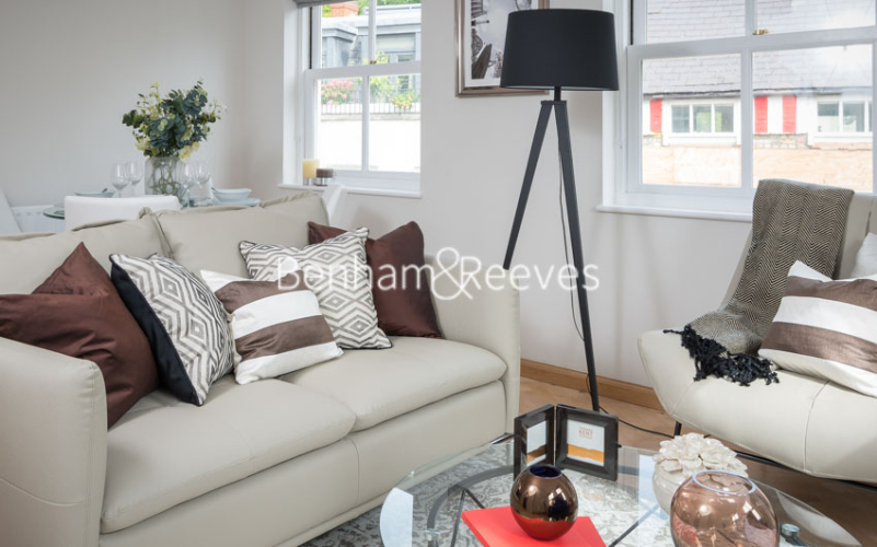 1 bedroom flat to rent in Trafalgar Gardens, Kensington, W8-image 5