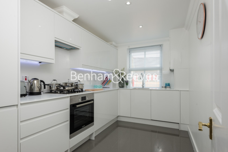 1 bedroom flat to rent in Trafalgar Gardens, Kensington, W8-image 6