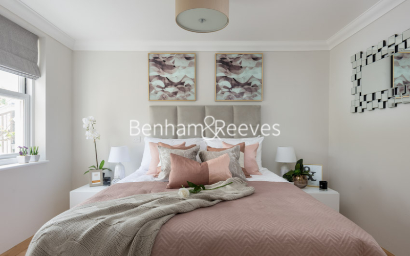 1  bedroom flat to rent in Trafalgar Gardens, Kensington, W8-image 7
