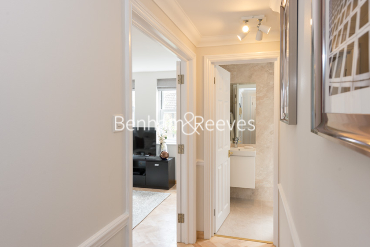 1  bedroom flat to rent in Trafalgar Gardens, Kensington, W8-image 10