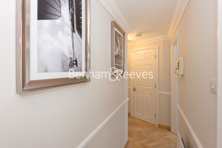 1 bedroom flat to rent in Trafalgar Gardens, Kensington, W8-image 15